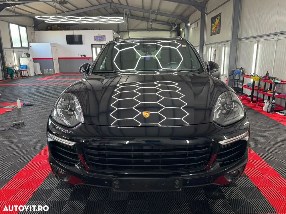 Porsche Cayenne 4.2 L S - 1