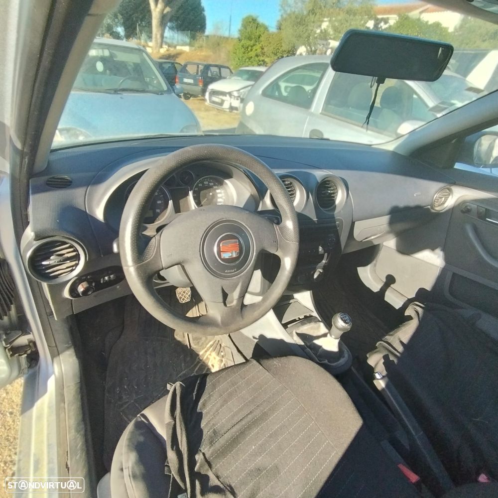 Seat Ibiza 2006 photo 2