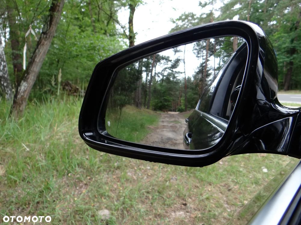 BMW Seria 5 525d - 36