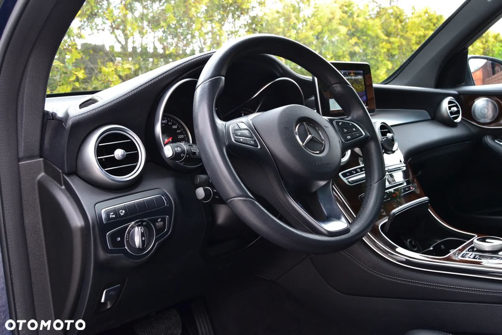 Mercedes-Benz GLC 300 4Matic 9G-TRONIC Exclusive - 21