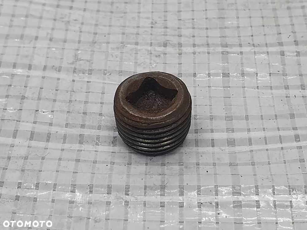 Korek spustowy oleju do Suzuki Vitara/Samurai/Jimny - 1