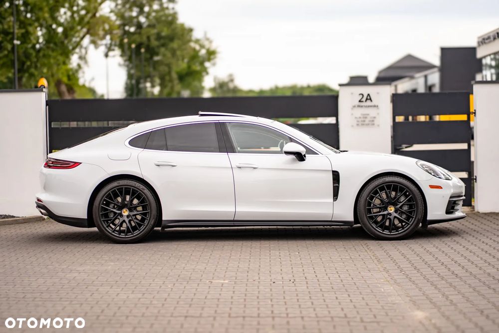 Porsche Panamera 4S - 12