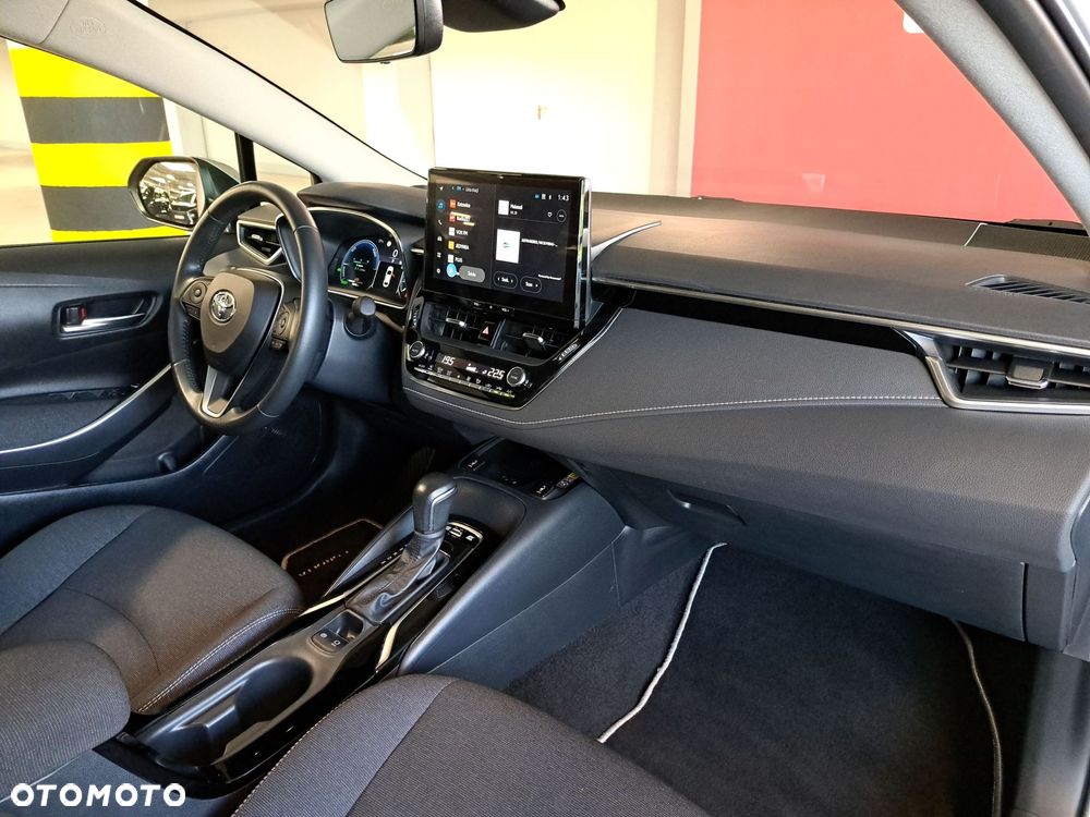 Toyota Corolla 1.8 Hybrid Comfort - 17