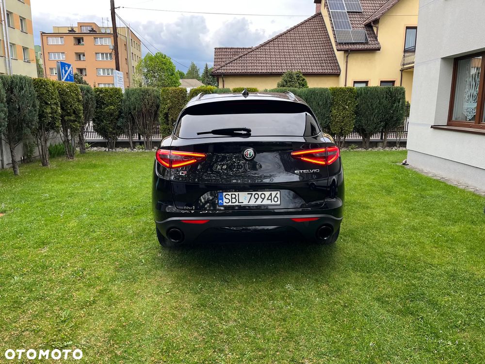 Alfa Romeo Stelvio - 6