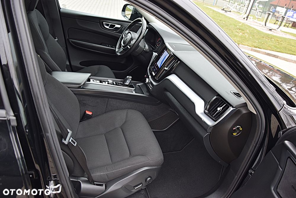 Volvo XC 60 B4 D AWD Geartronic Momentum - 11