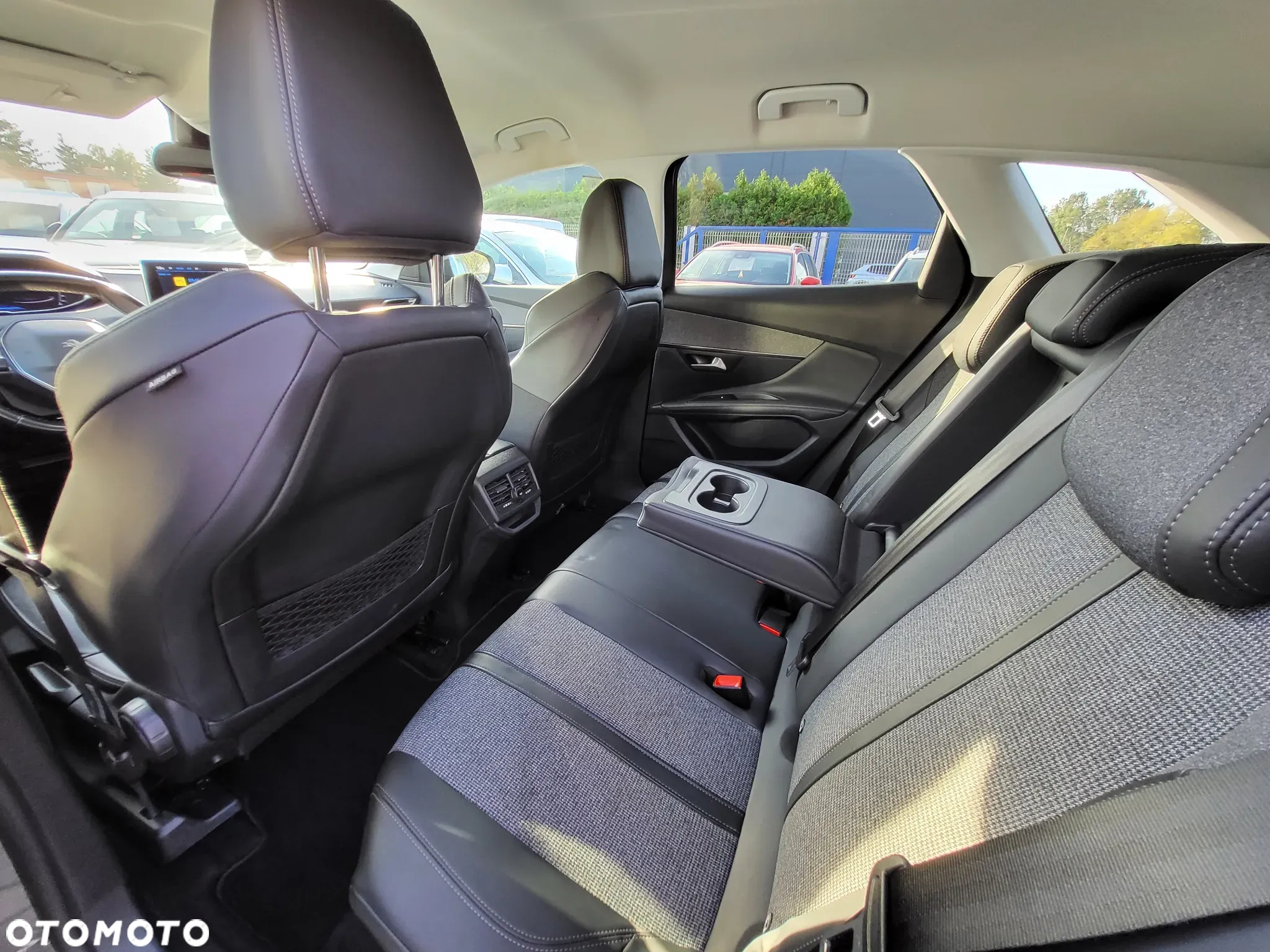 Peugeot 3008 1.5 BlueHDi Allure S&S EAT8 - 7