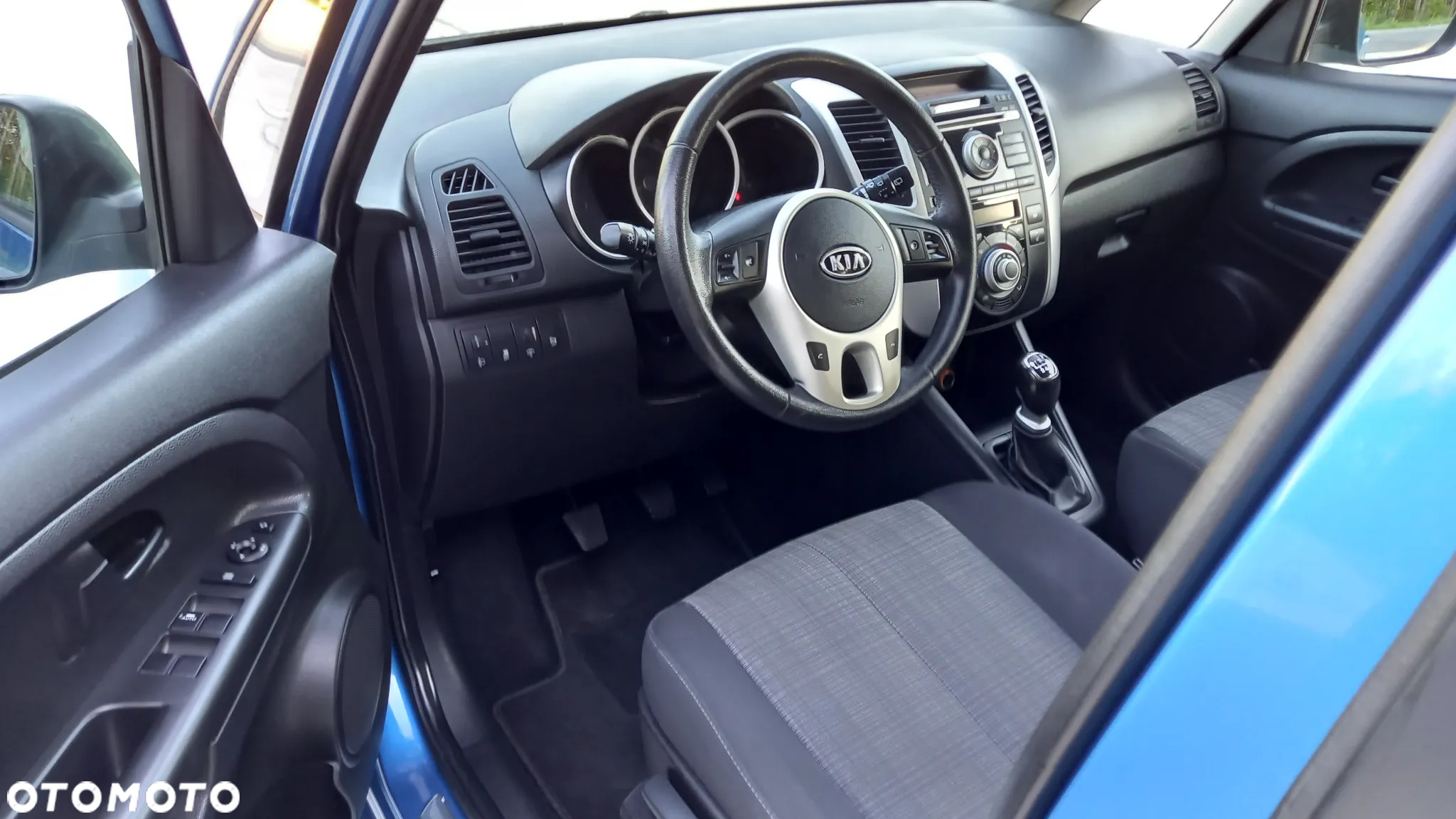 Kia Venga - 8
