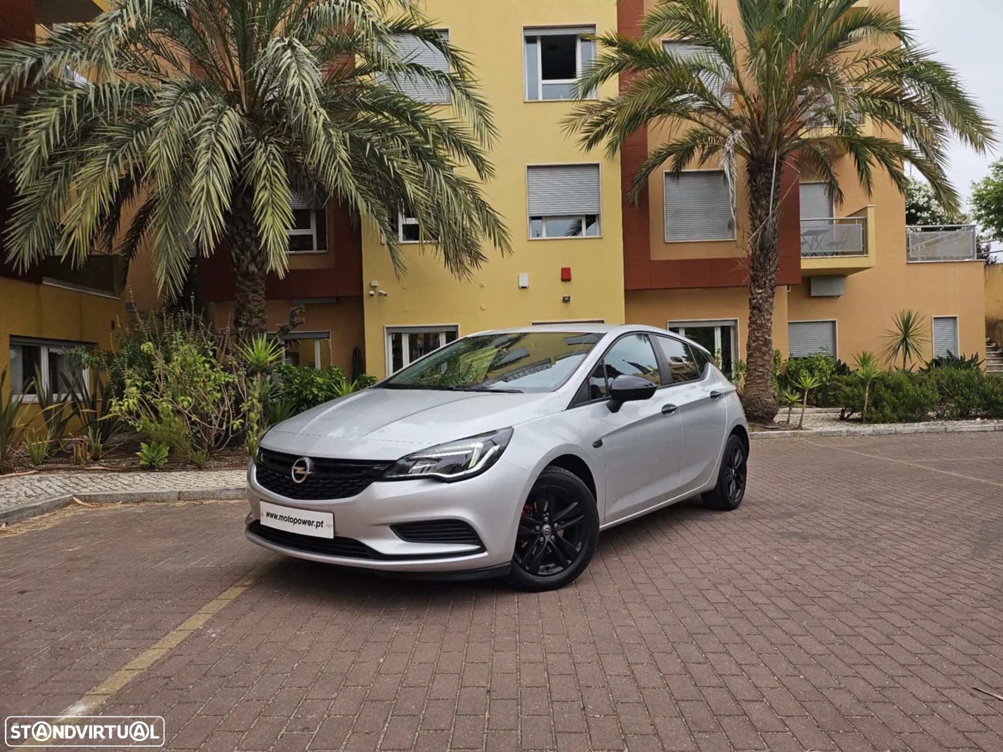 Opel Astra 1.6 CDTI Dynamic Sport S/S - 1