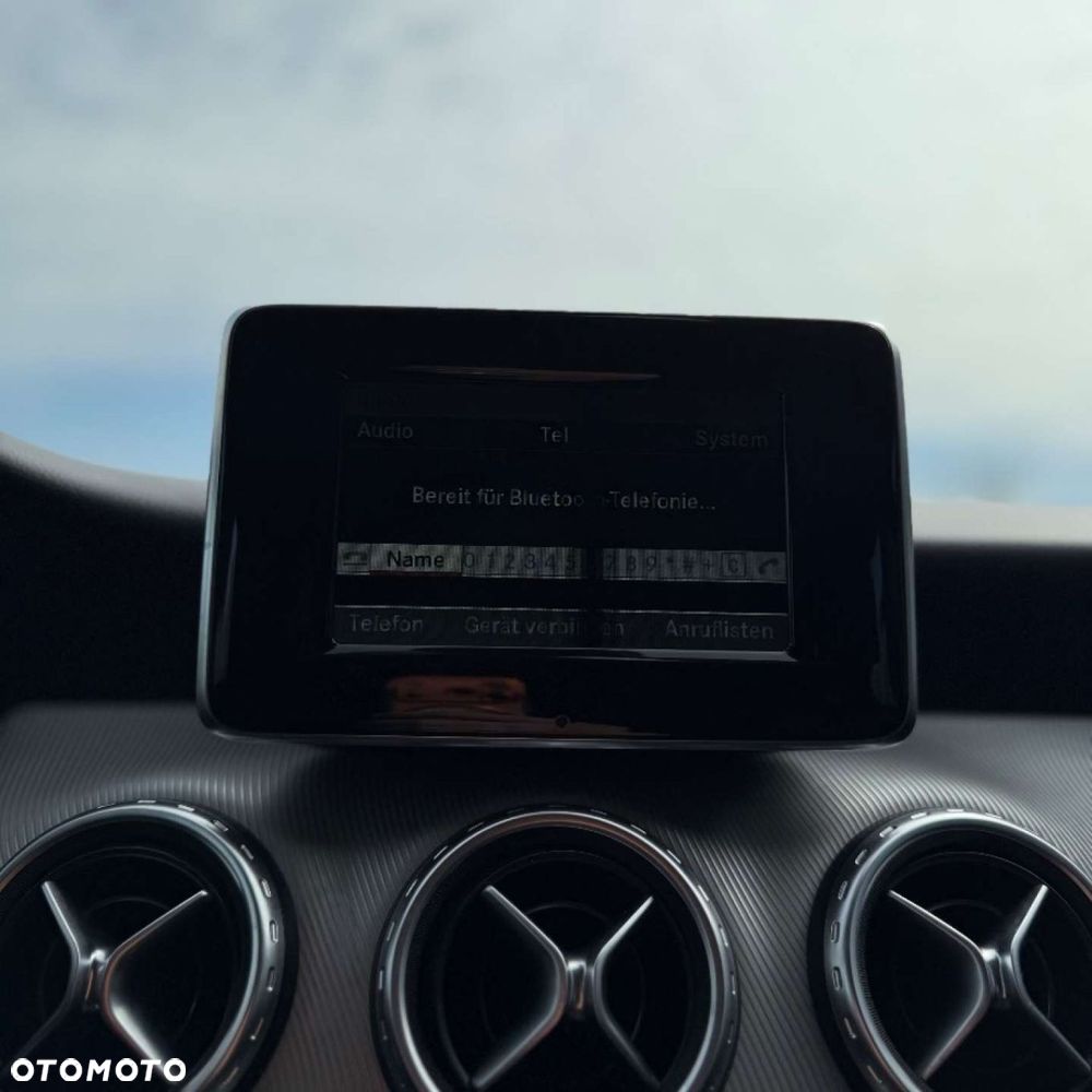 Mercedes-Benz GLA - 23