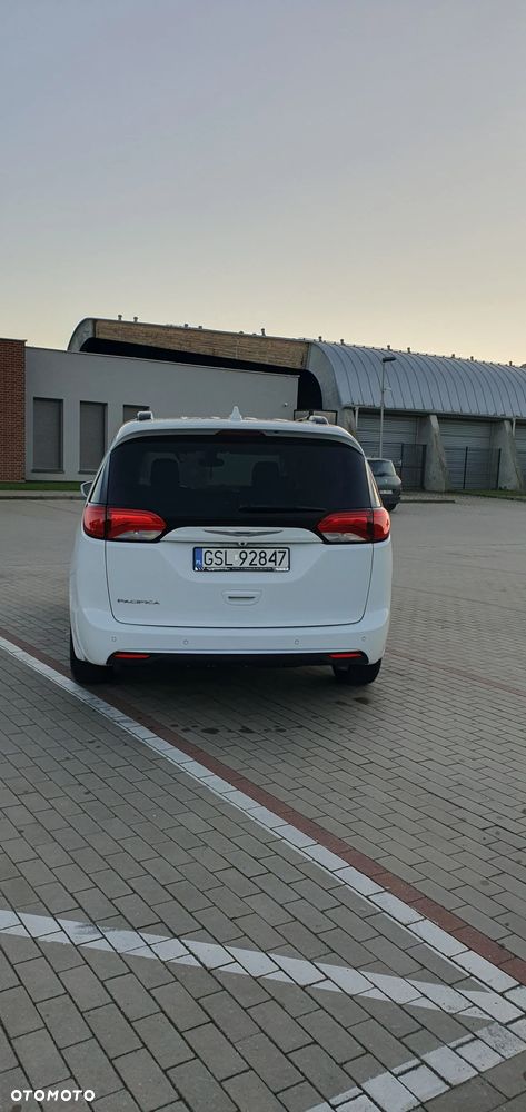 Chrysler Pacifica - 7