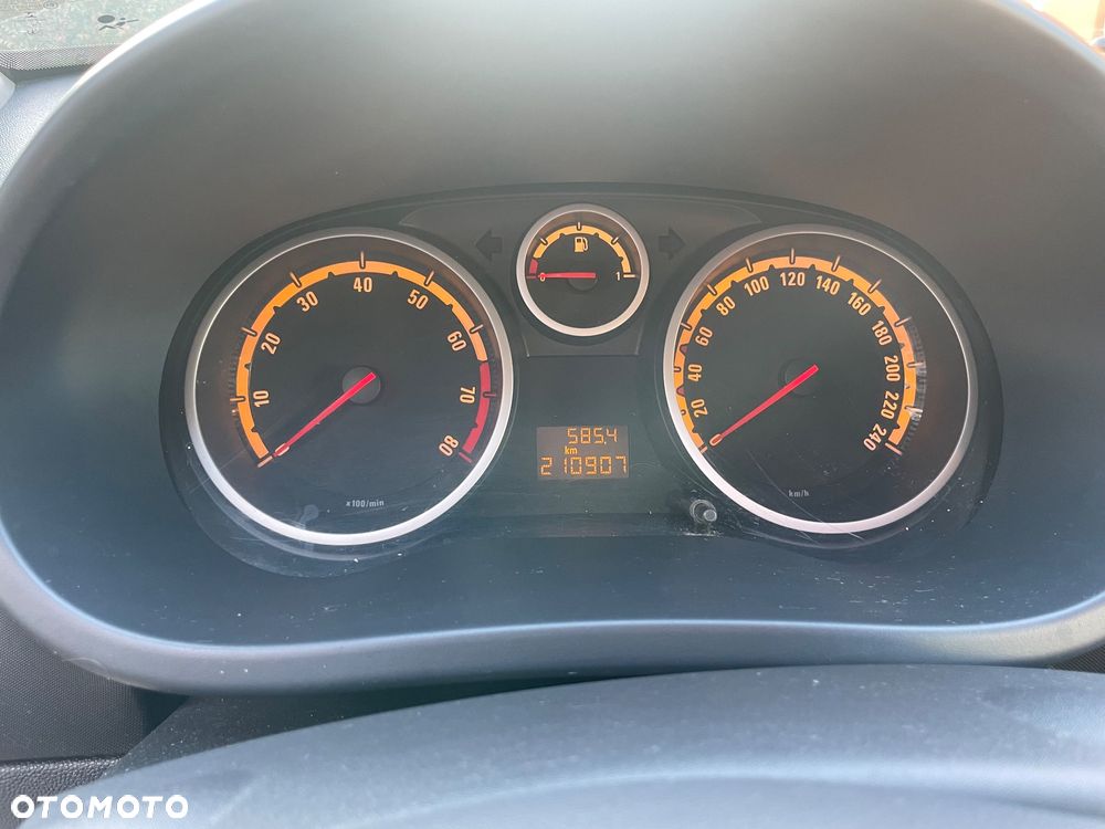 Opel Corsa 1.6 Turbo GSi - 8