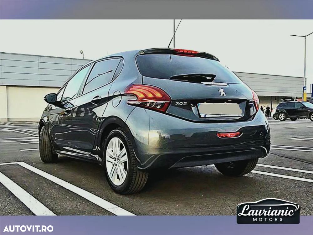 Peugeot 208 1.2 L PureTech Style - 12