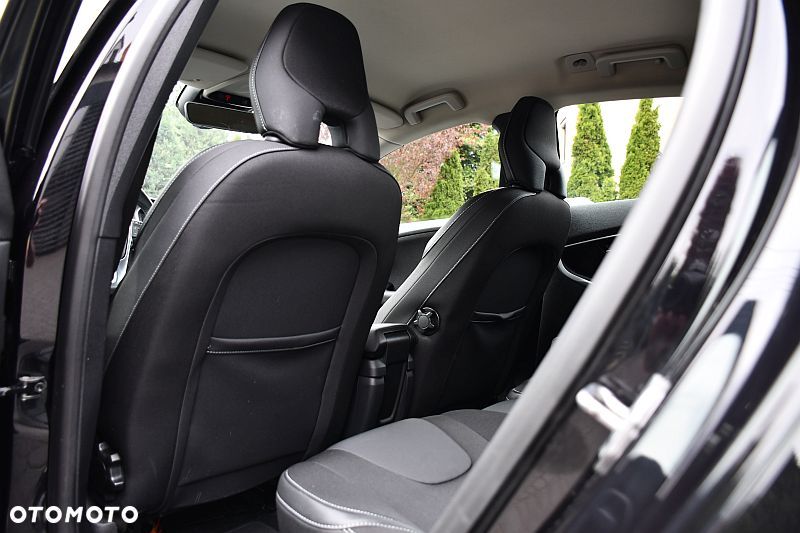 Volvo V40 T2 Momentum - 20
