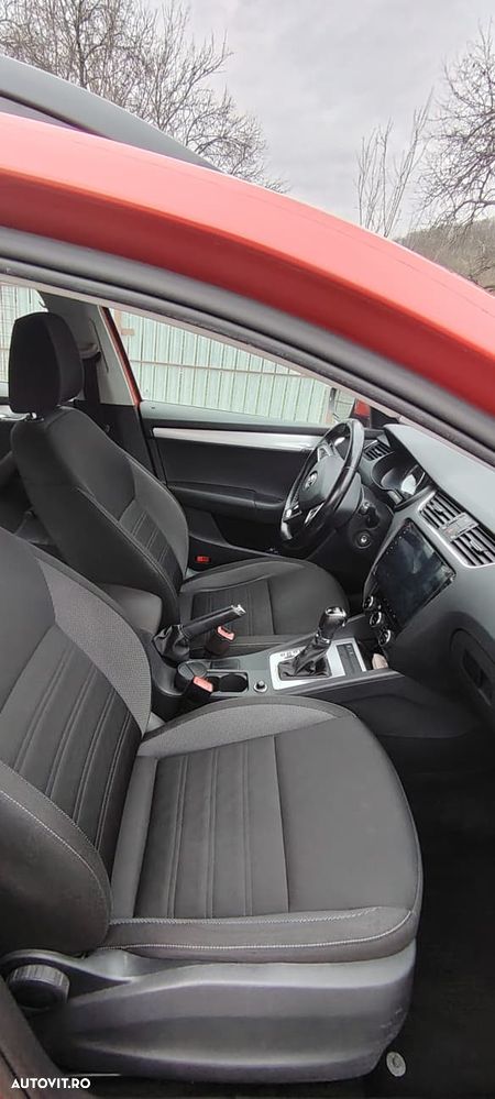 Skoda Octavia Combi Diesel 1.6 TDI DSG Ambition - 6