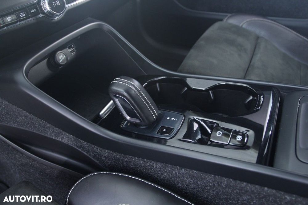 Volvo XC 40 T4 AWD R-Design - 17
