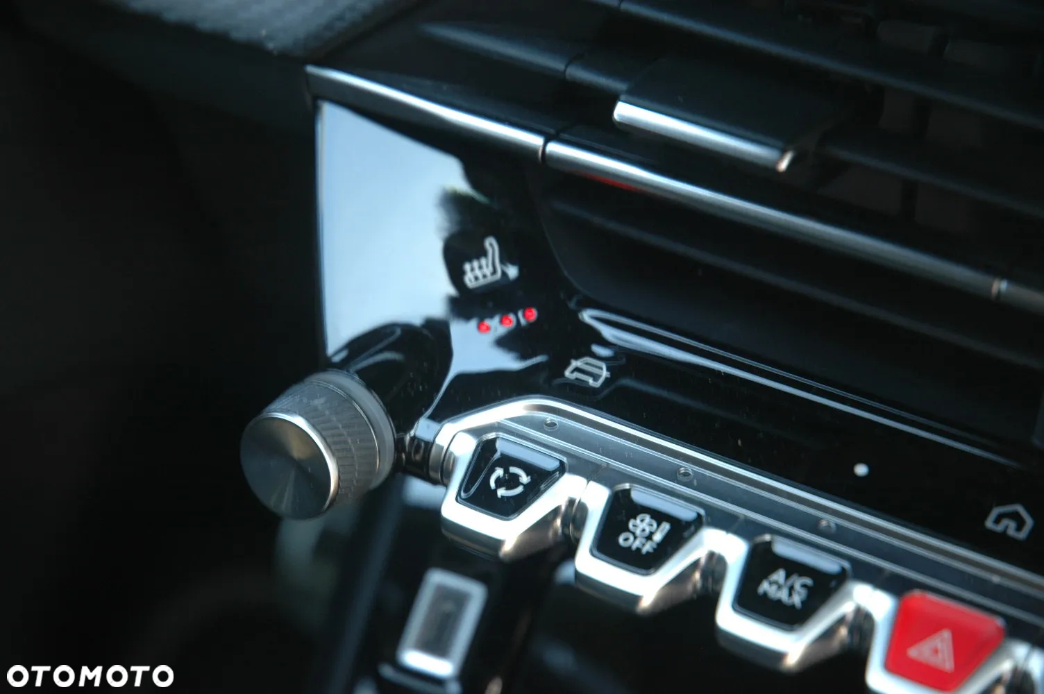 Peugeot 2008 PureTech mHEV GT e-DCS6 - 14