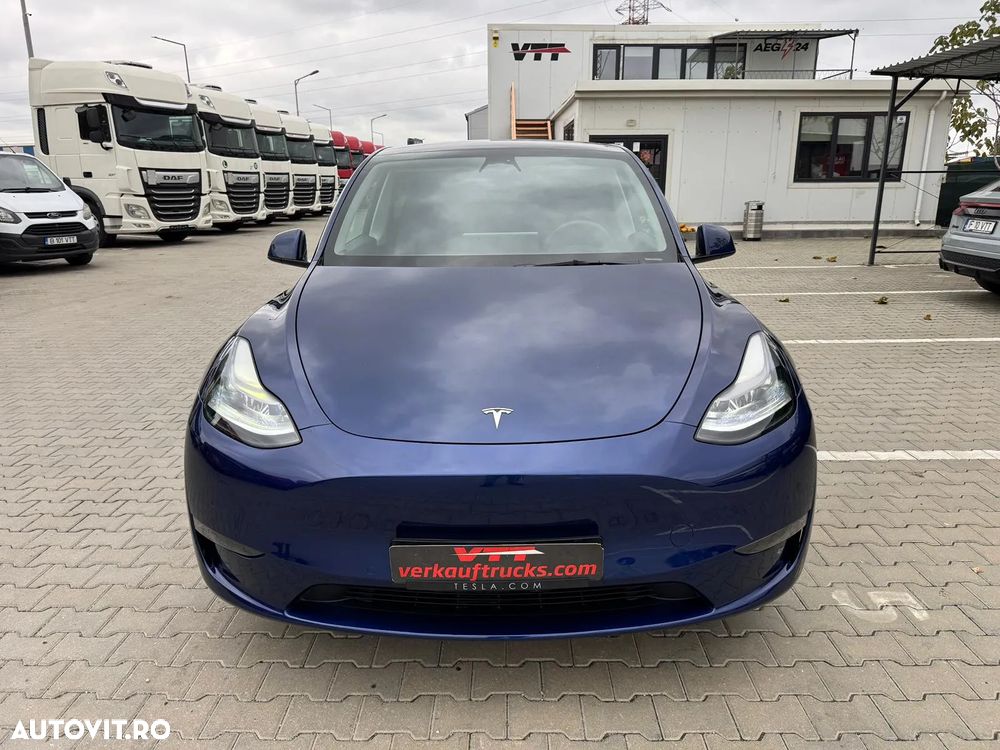 Tesla Model Y - 3