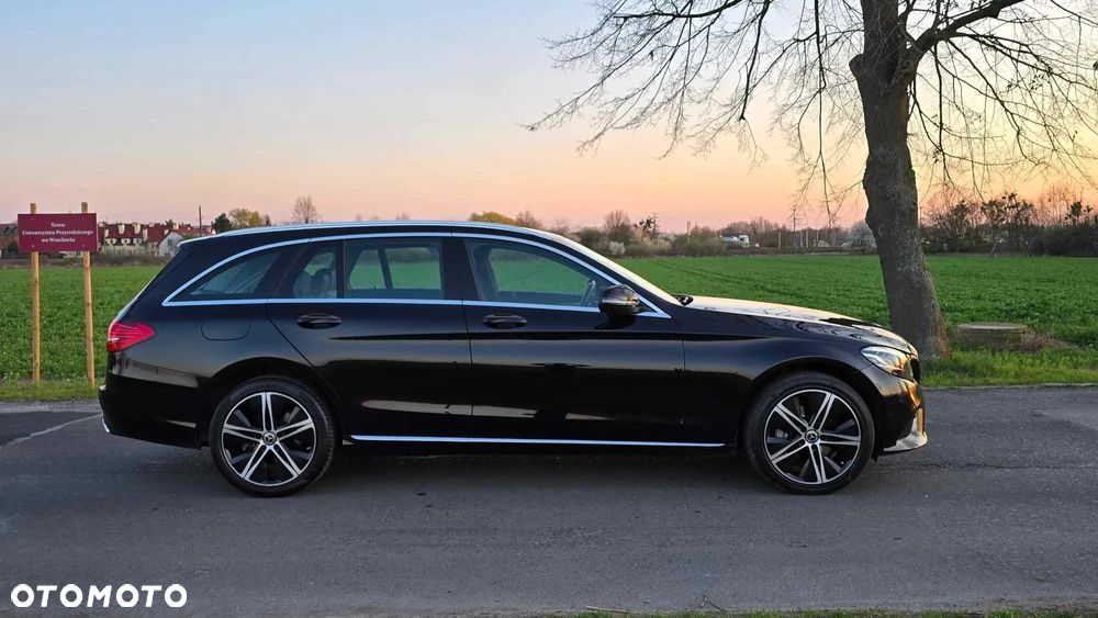 Mercedes-Benz Klasa C 220 d 4Matic T 9G-TRONIC Avantgarde - 12