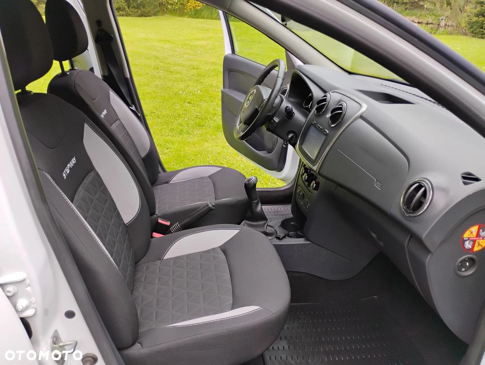 Dacia Sandero Stepway TCe 90 Prestige - 25