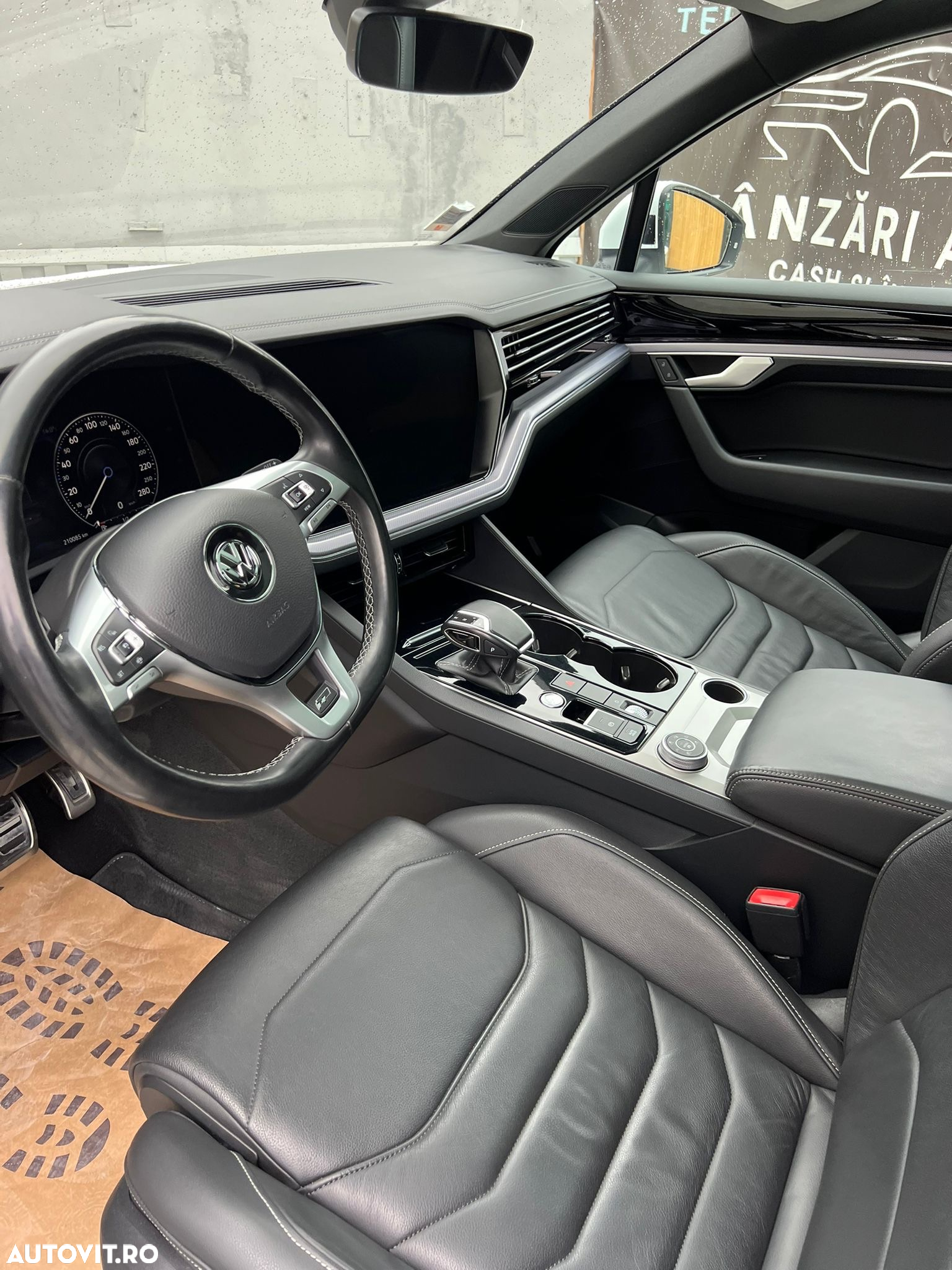 Volkswagen Touareg - 18