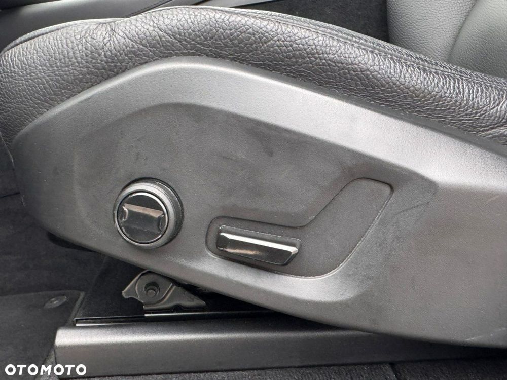 Volvo XC 90 D5 AWD Momentum 7os - 16