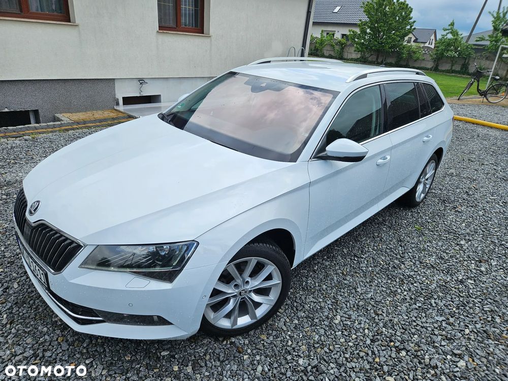 Skoda Superb 2.0 TDI DSG Premium Edition - 11