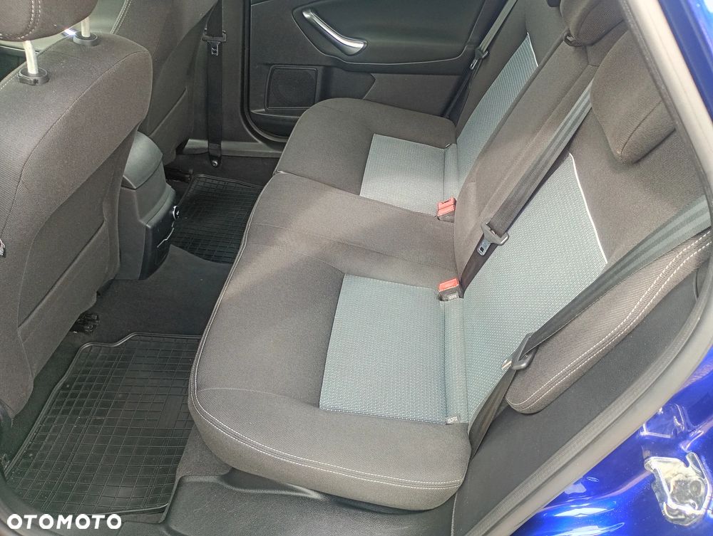 Ford Mondeo 2.0 TDCi Ambiente MPS6 - 19