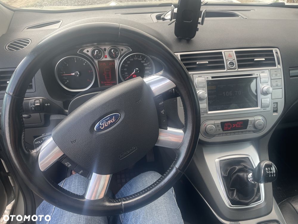 Ford Kuga - 5