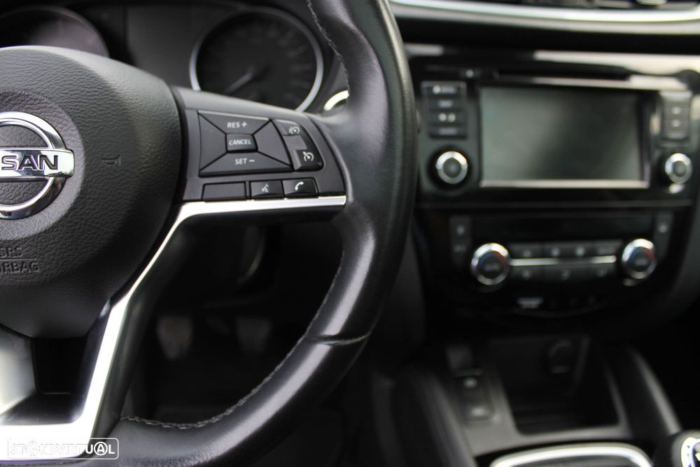 Nissan Qashqai 1.5 dCi N-Connecta J18+Led - 14