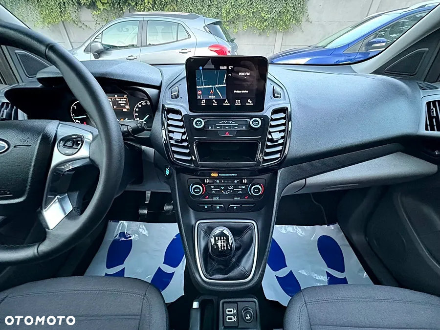 Ford Tourneo Connect Grand - 25