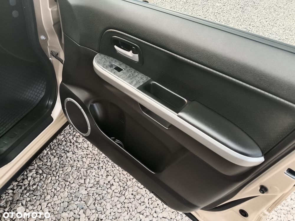 Suzuki Grand Vitara 2.4 Premium EU5 - 14