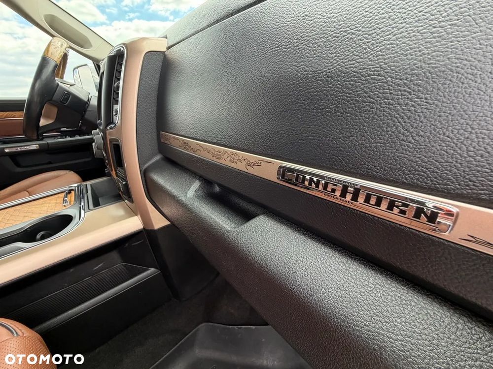 RAM 1500 5.7 Crew Cab Shortbed Limited Black - 34
