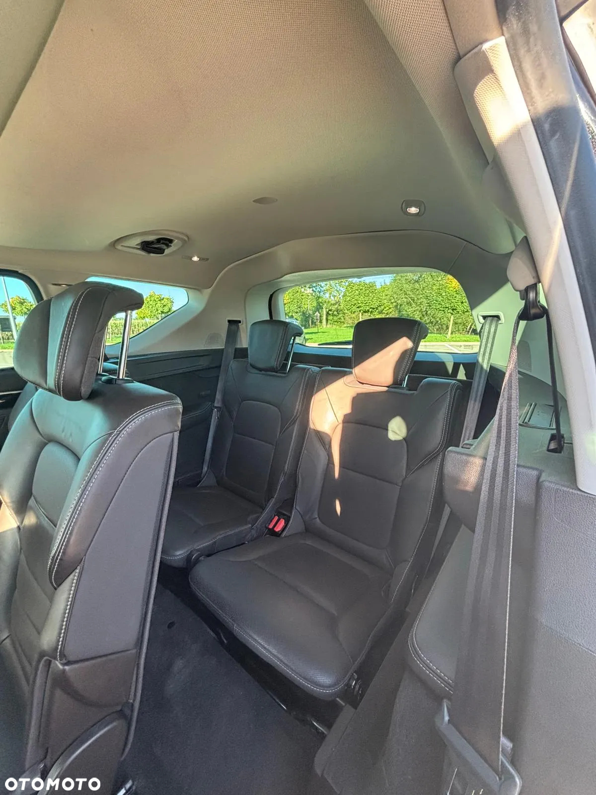 Renault Espace 1.6 dCi Energy Initiale Paris EDC 7os - 11