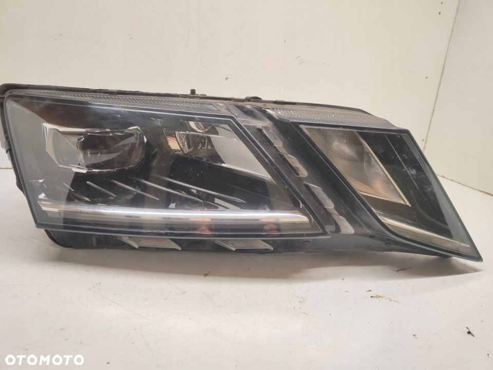 SKODA OCTAVIA III LIFT LAMPA PRAWY PRZÓD FULL LED - 1