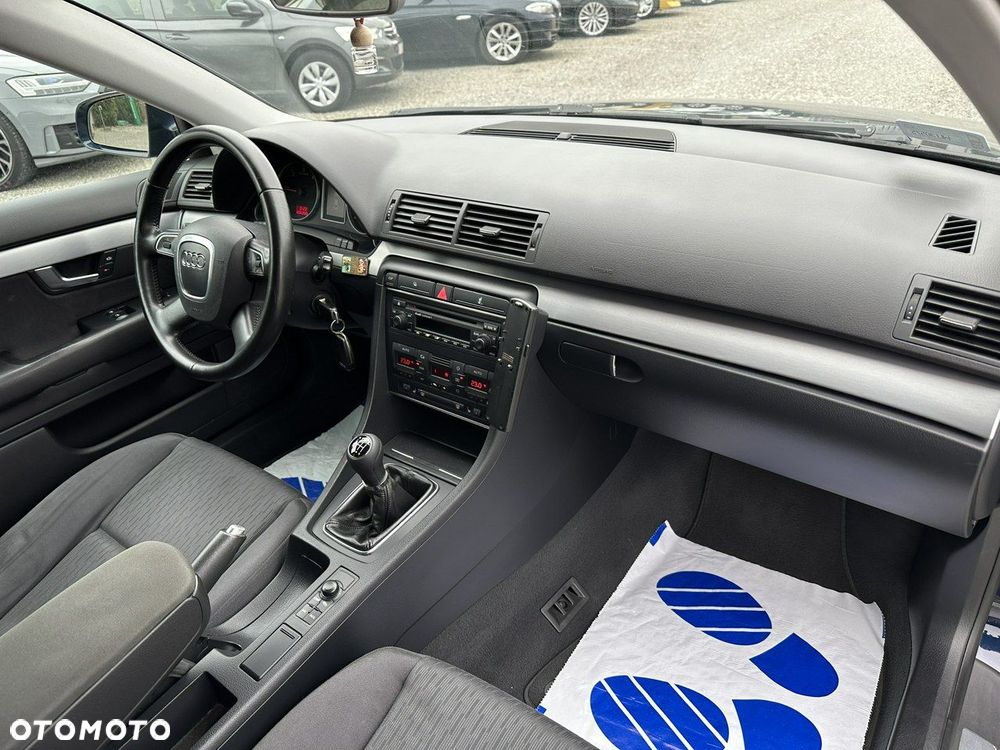 Audi A4 Avant - 25