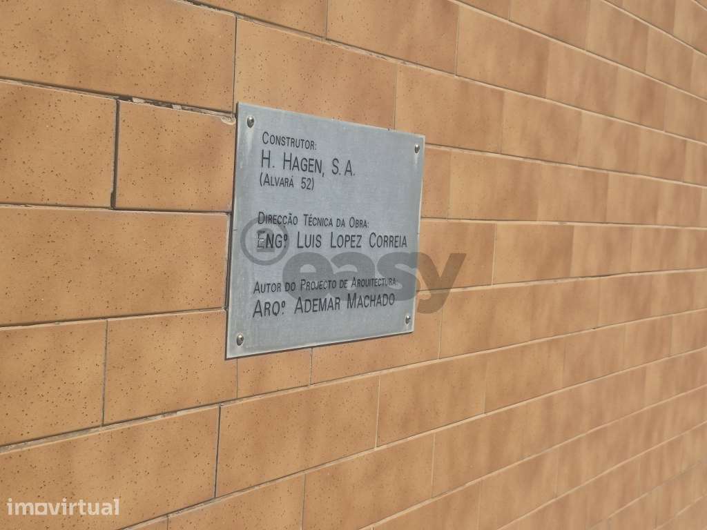 T2 na Ameixoeira com parqueamento - Grande imagem: 4/24