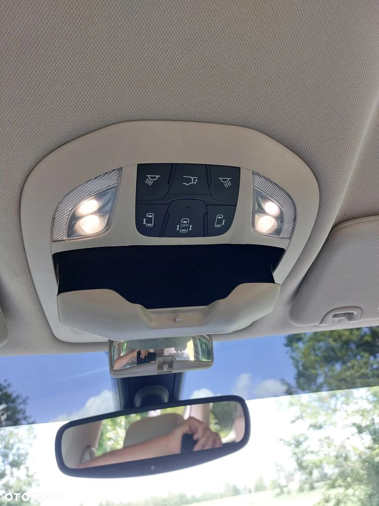 Chrysler Pacifica - 30