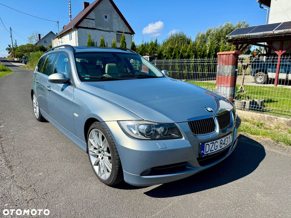 BMW Seria 3 325i Touring - 2