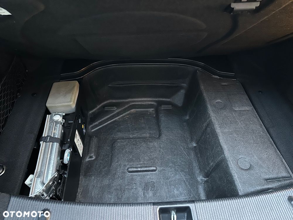 Mercedes-Benz Klasa C 320 CDI DPF 4Matic 7G-TRONIC Elegance - 22