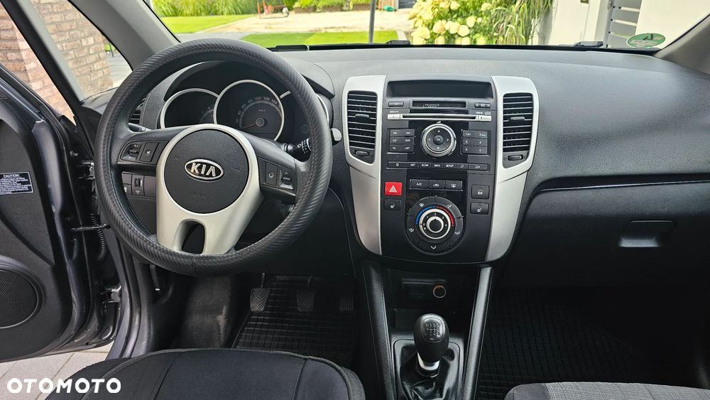 Kia Venga - 16