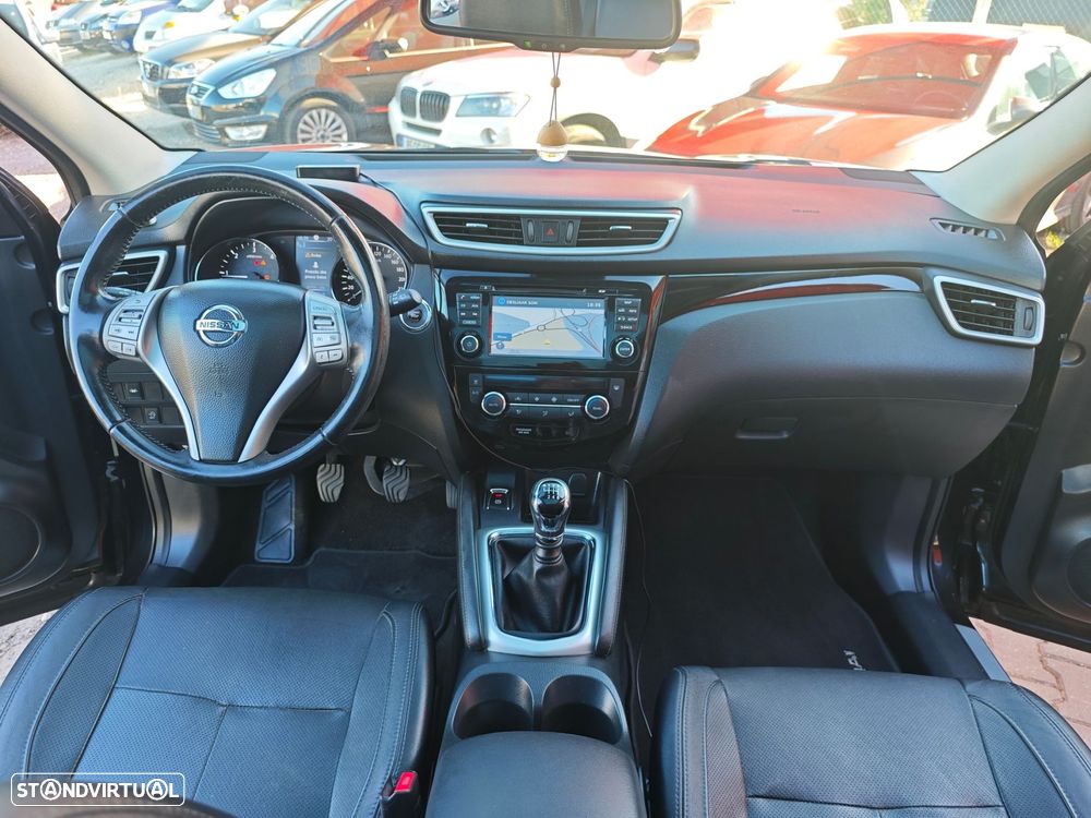 Nissan Qashqai 1.6 dCi N-Connecta 18 - 16