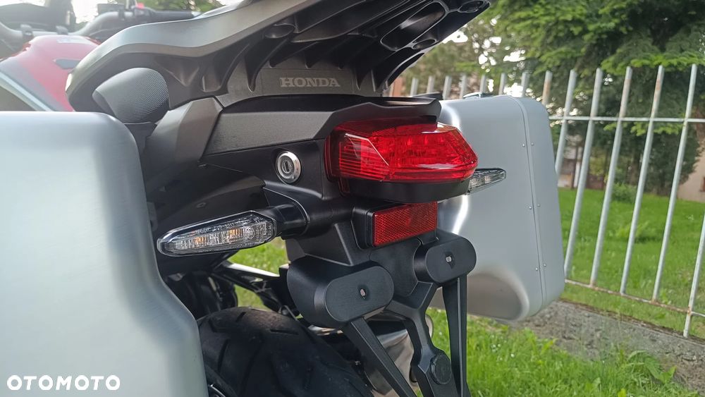 Honda VFR - 19