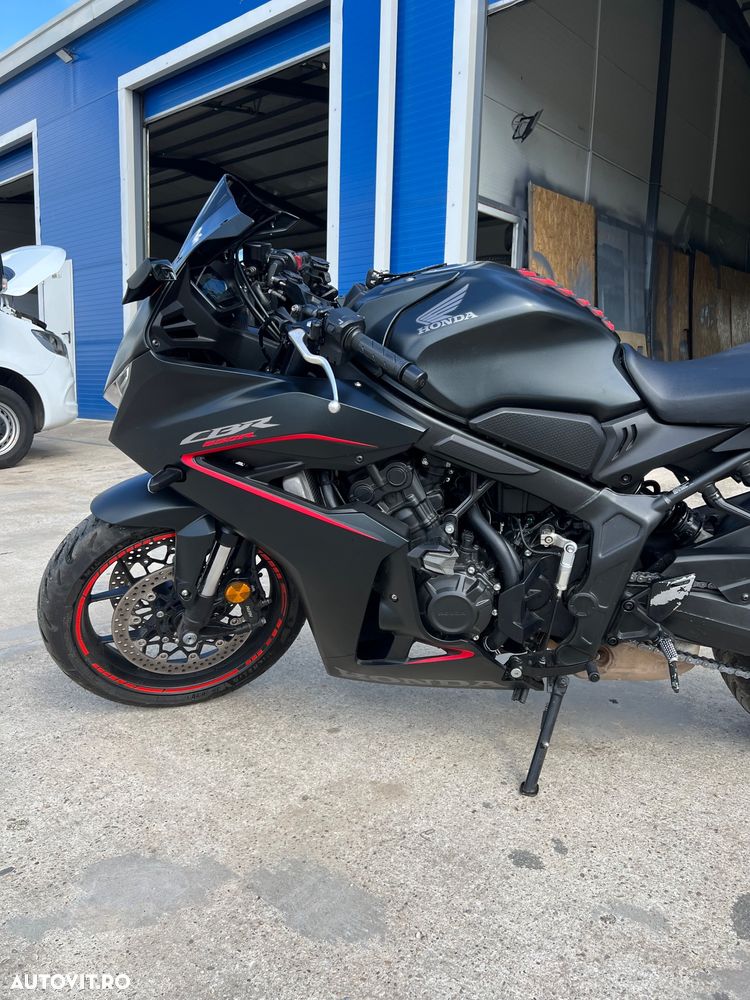 Honda CBR 650R - 13