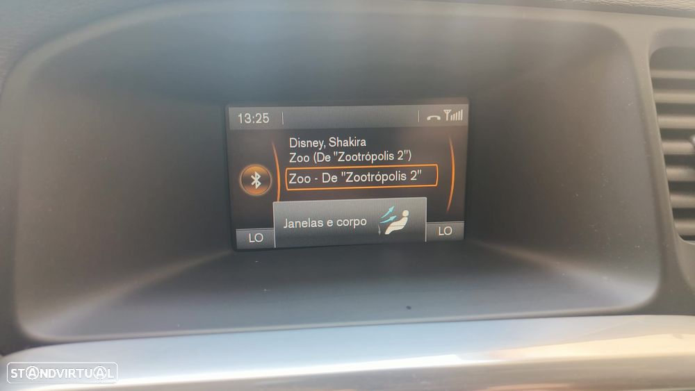 Volvo V60 2.0 D3 Momentum - 20