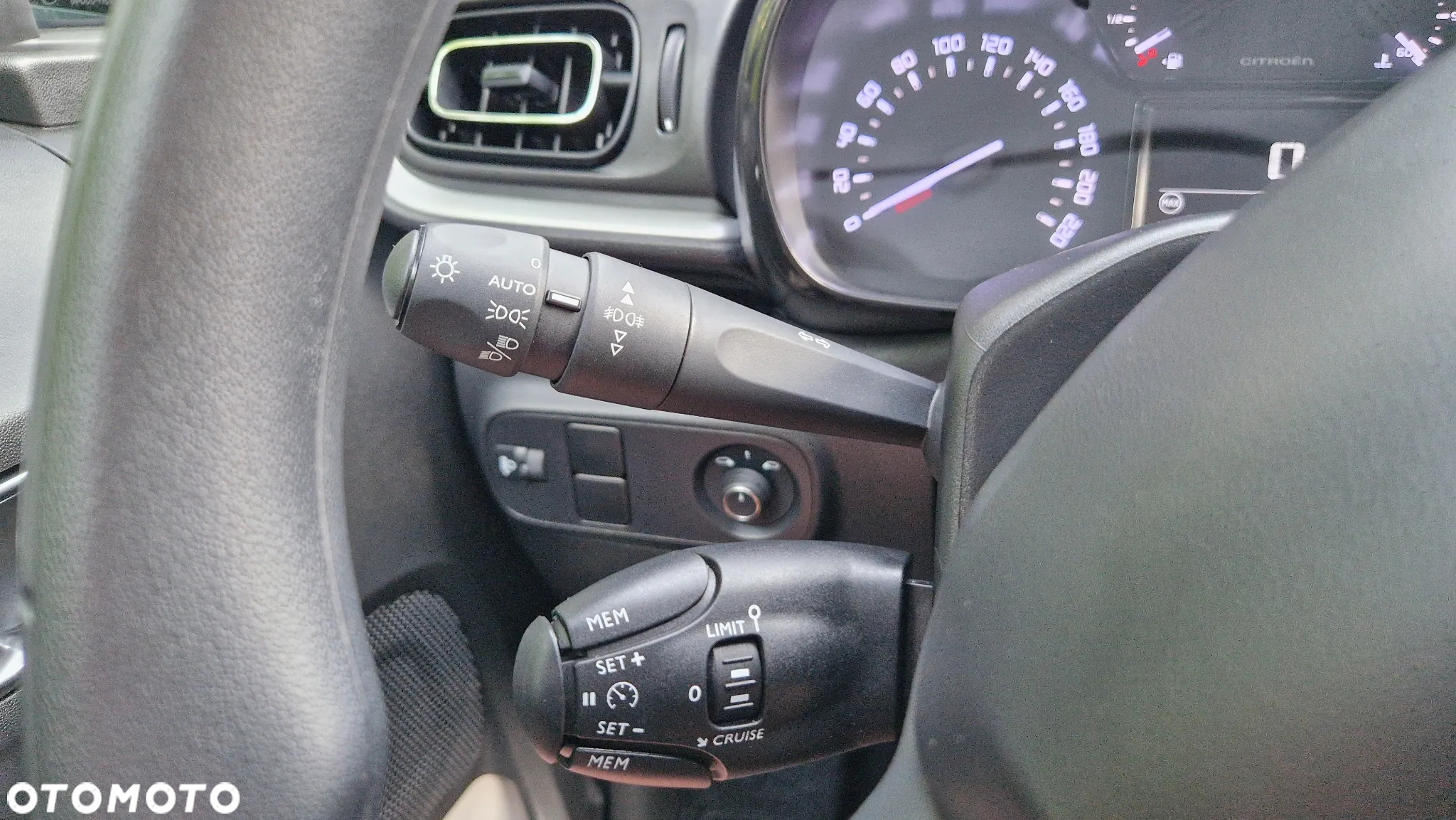 Citroën C3 1.2 PureTech Shine - 22