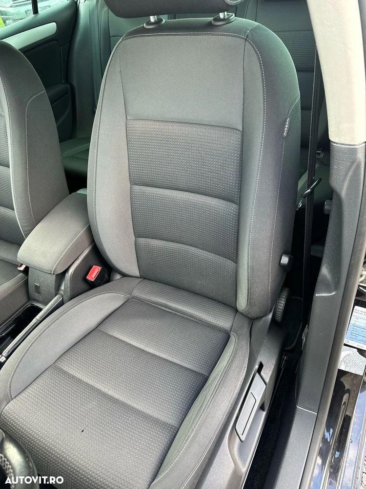 Volkswagen Golf - 38