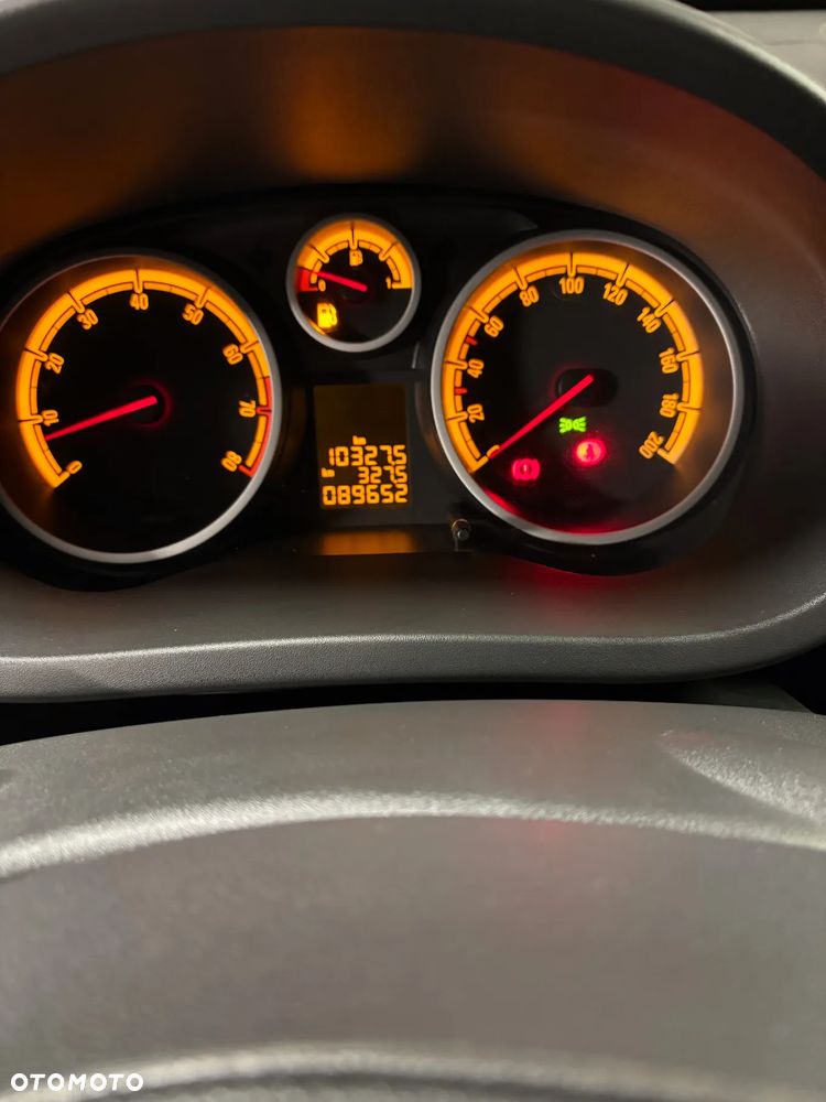 Opel Corsa 1.4 16V Energy - 8