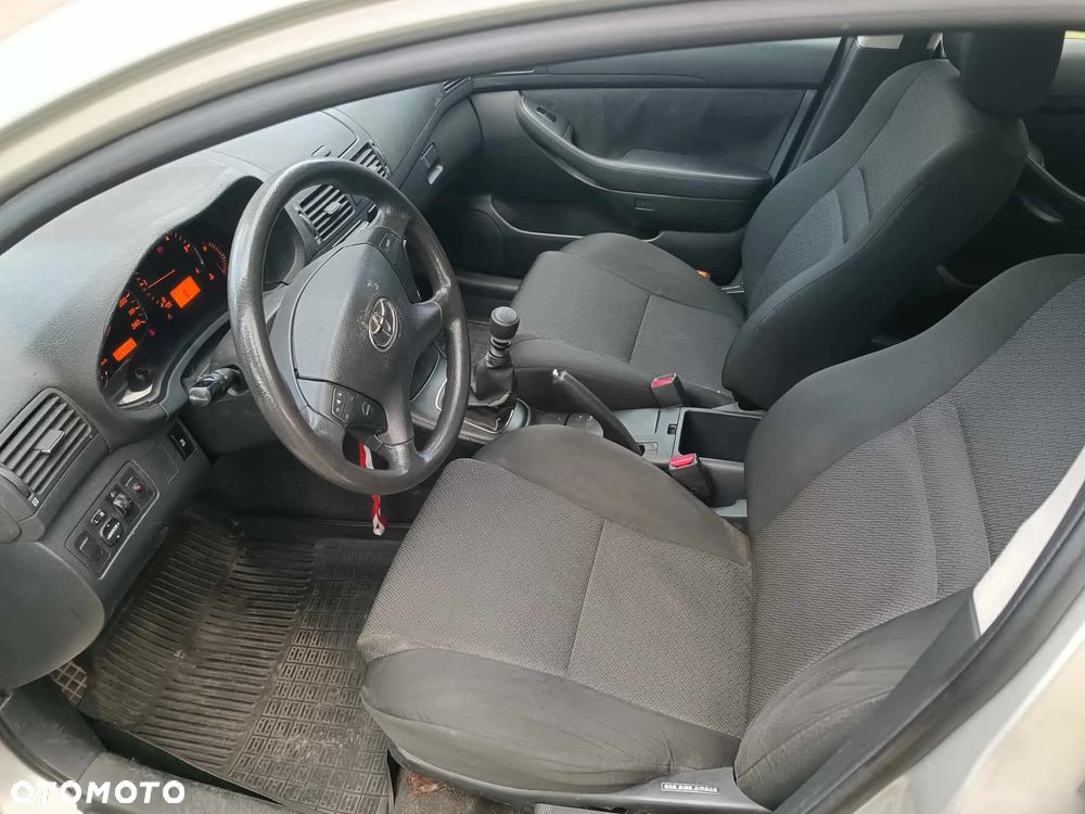 Toyota Avensis 2.0 D-4D Sol Premium - 7