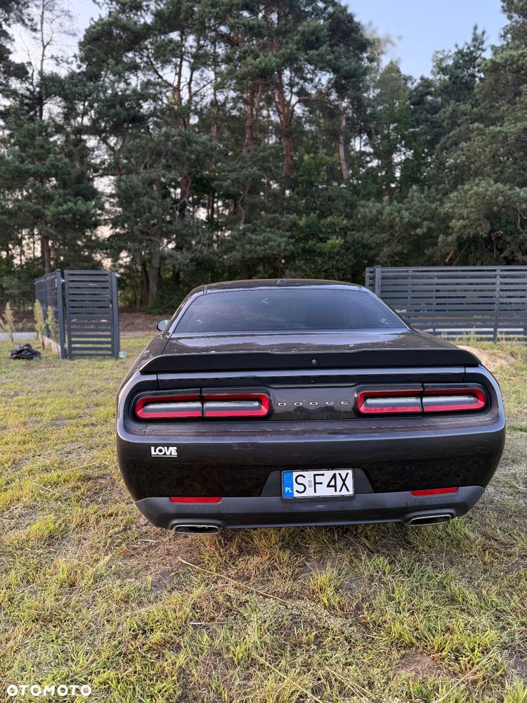 Dodge Challenger - 13