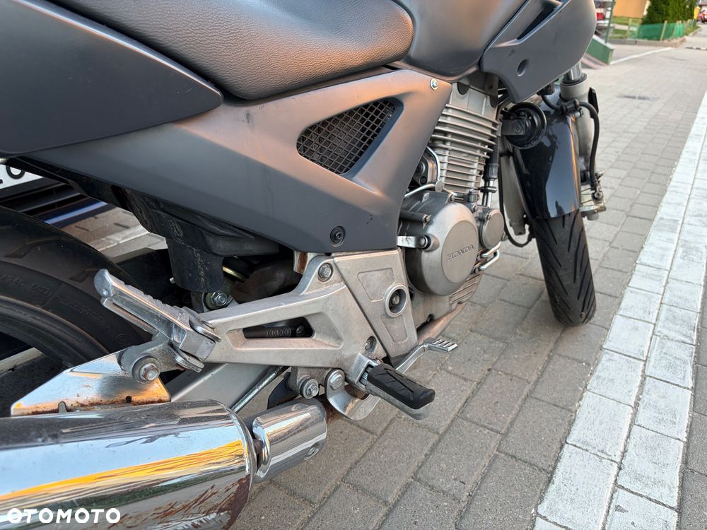 Honda CBF - 23